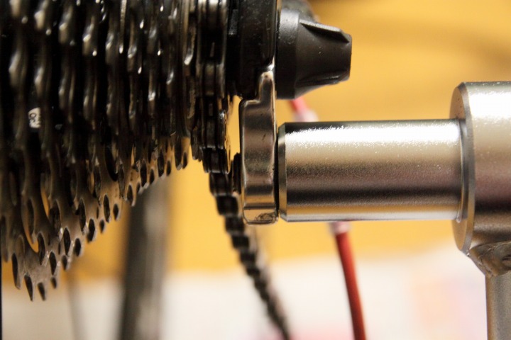 ロードバイク】ディレイラーハンガー調整工具で曲がったハンガーを修正 
